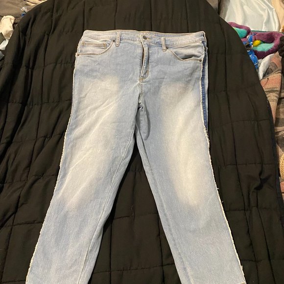 Universal Thread Skinny Jeans - Picture 1 of 4